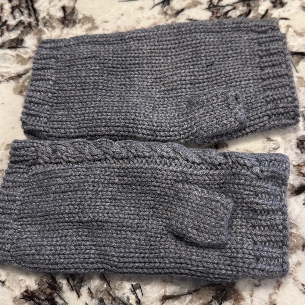 Ugg Fingerless Gloves - Picture 3 of 3